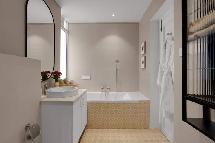Rooms: Bathroom