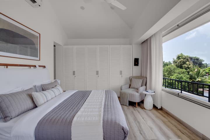 Rooms: Bedroom