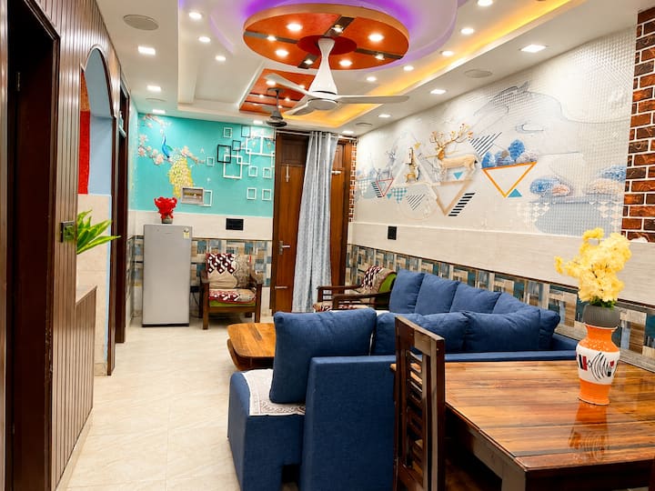 Spacious 3 Bhk Apartment|ac| Wi-fi| Parking | Lift - Delhi