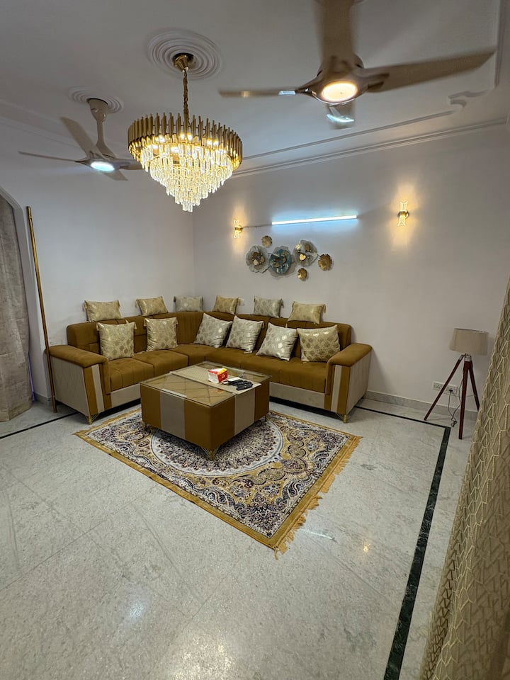 Ankaps Homestay With 2 Sitting Jacuzzi - 新德里