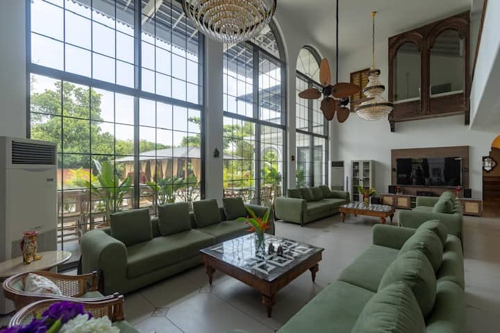 Living room image 3