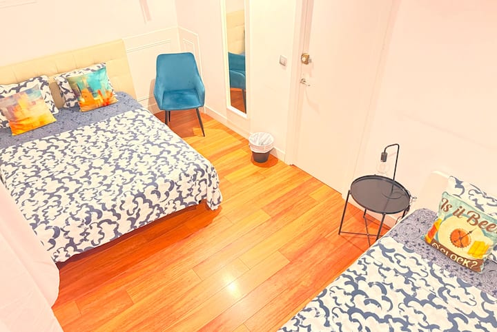 Location First Room For 2 By The Luxury Marina - Barcelona