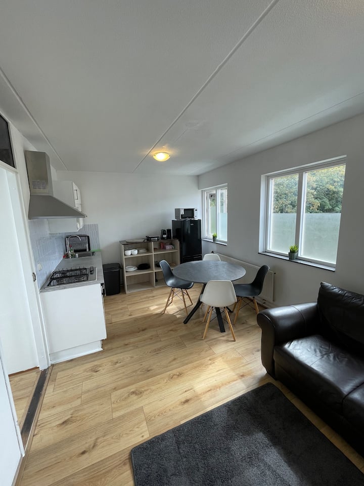 Spacious Stay | 20 Min To Center + Free Parking - Ámsterdam