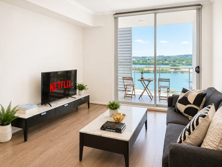 Waterfront Apartment Walk To Shops And Train - 帕拉瑪塔市
