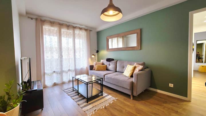 Apt 2 Chambres, Balcon, Parking Et Clim Mobile - Villeurbanne