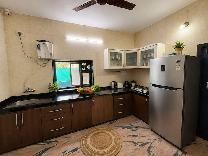 Full kitchen image 3