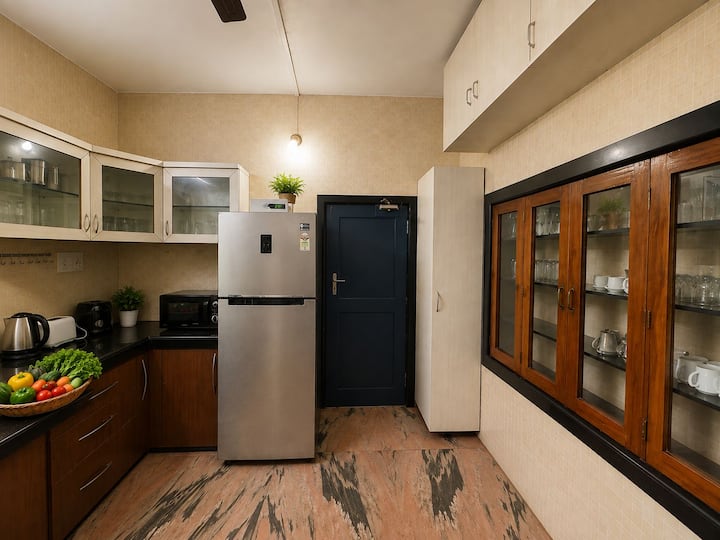 Full kitchen image 1