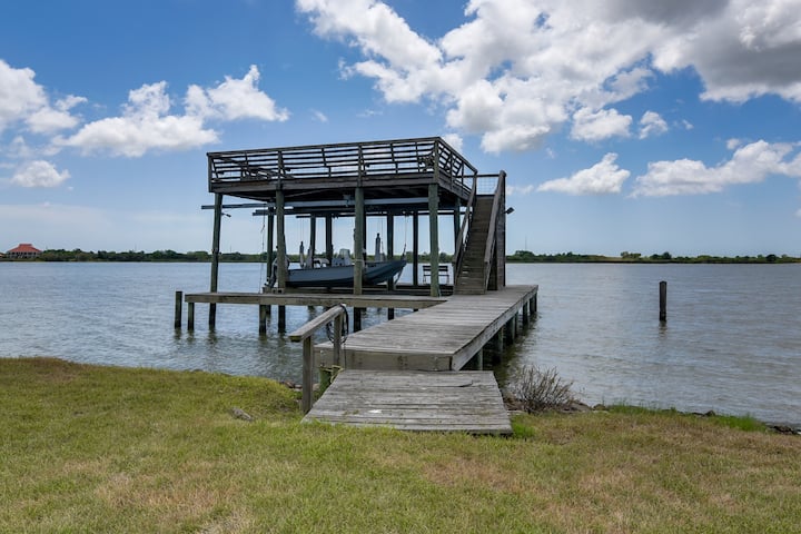 Dickinson Bayou Retreat W/ Dock On 12 Acres - Texas City, TX