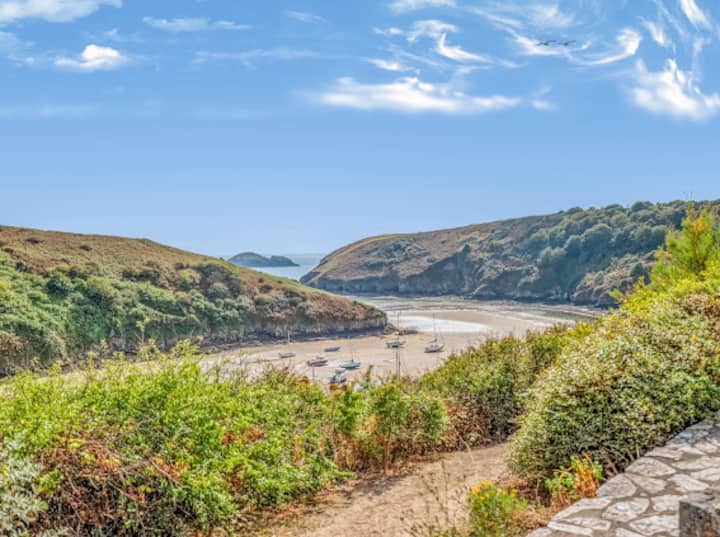 Rooks Nook. Sea Views, Fresh, Costal. . - Pembrokeshire