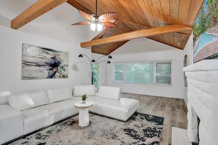 Tropical 2br House | Pool & Tiki Hut Retreat - Fort Lauderdale