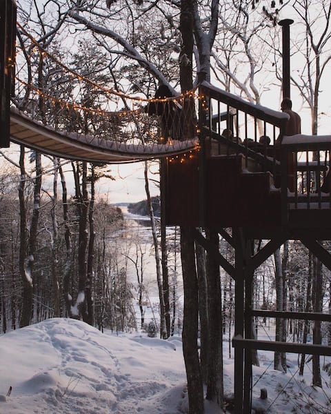 Modern Treehouse w/Water Views+Cedar Hot Tub