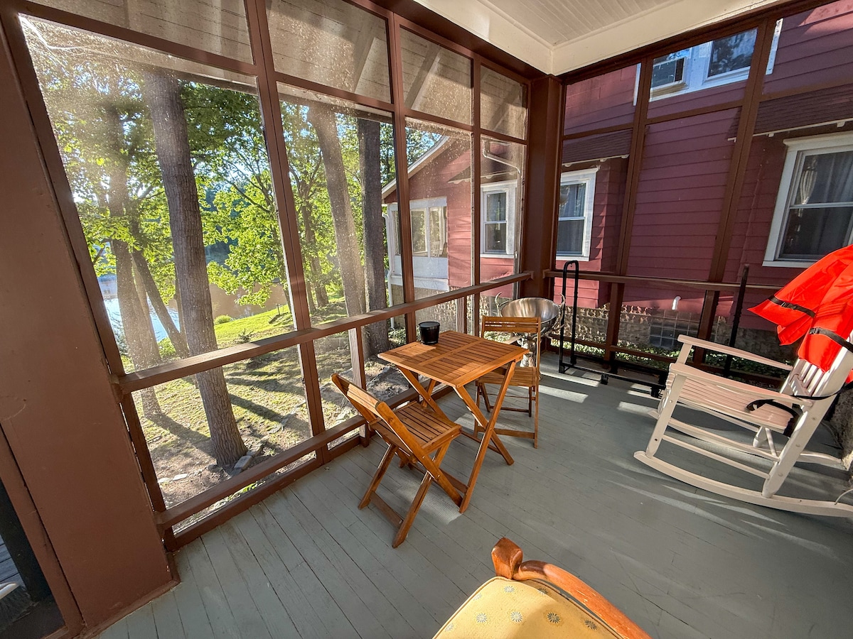 Lakeside Retreat