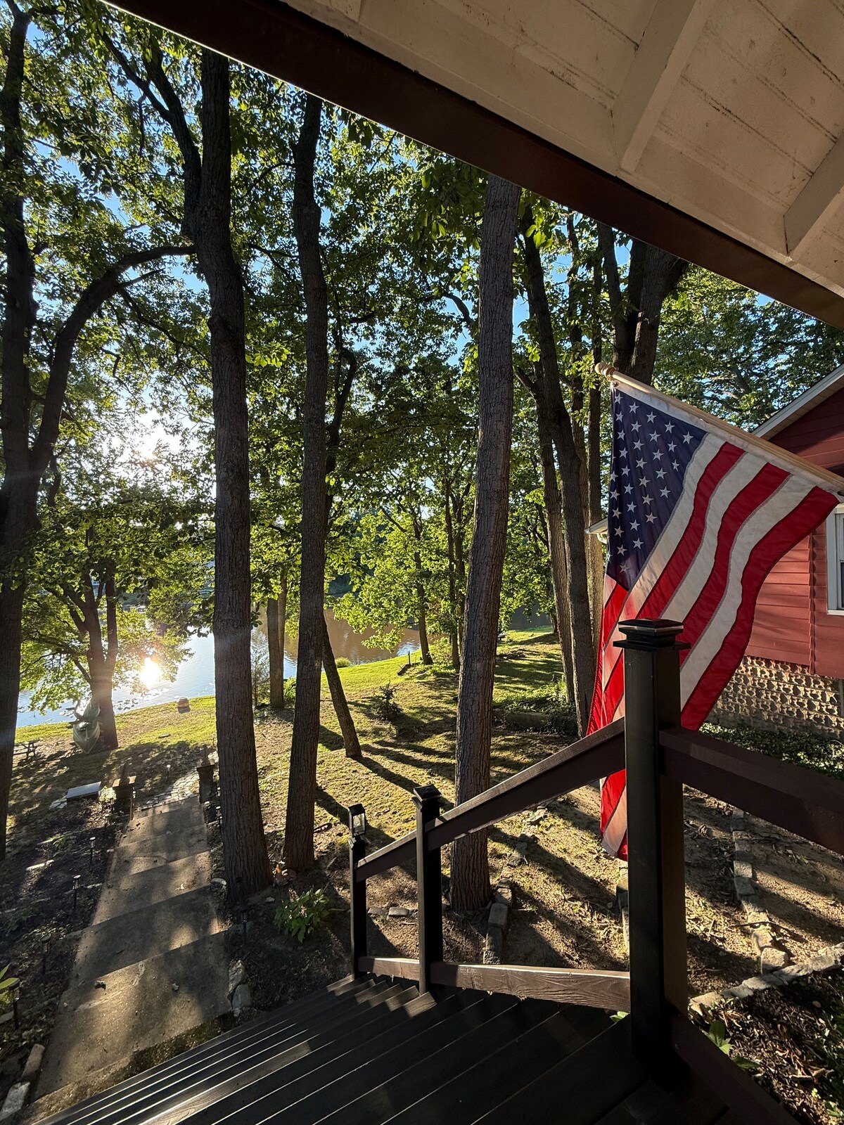 Lakeside Retreat