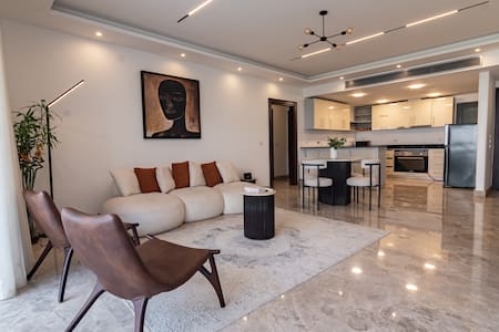 The Nest, 2BR Lakeview residence. — 3