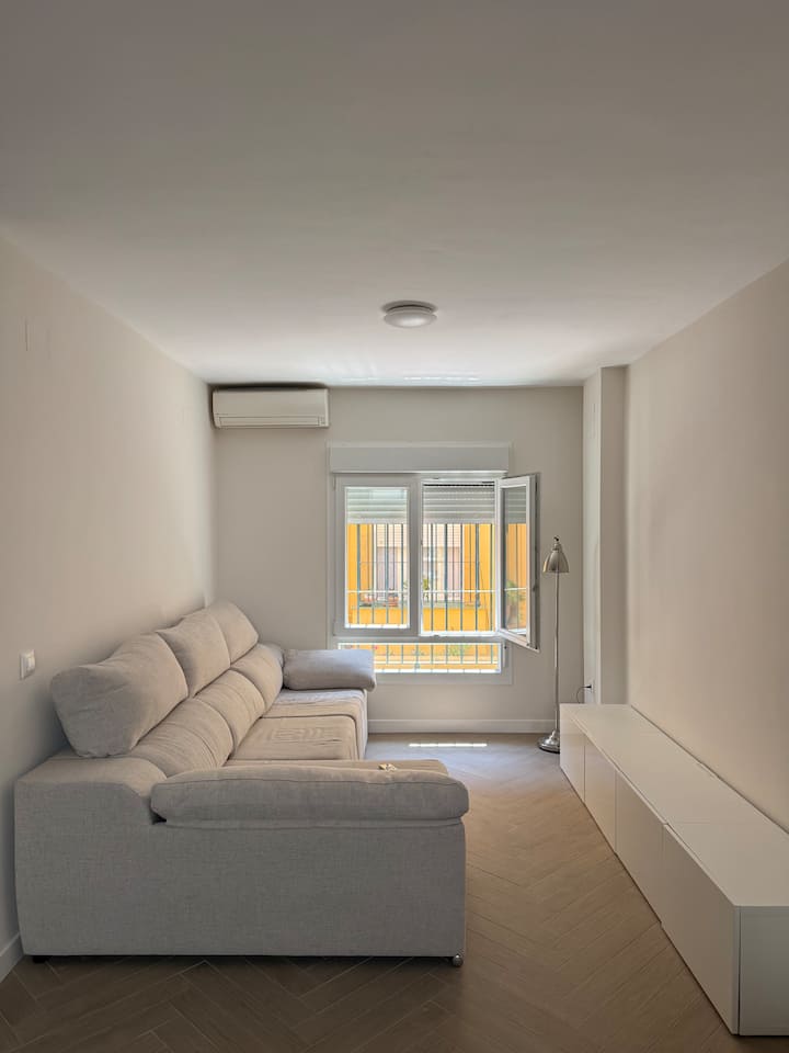 Chalet Adosado En Cobreros Viejo - Cádiz