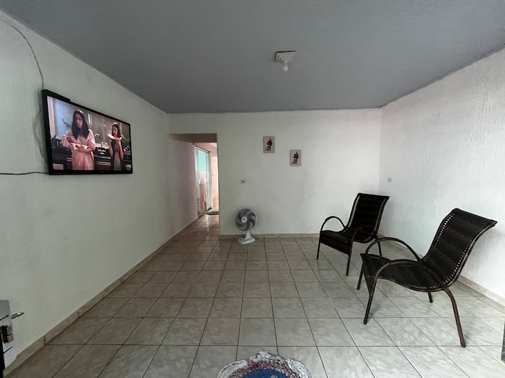 Casa 2q No Centro - Trindade