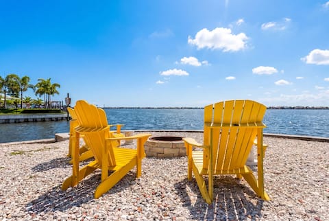 Open Water Home Sunrise Sunset views 
Boat docking