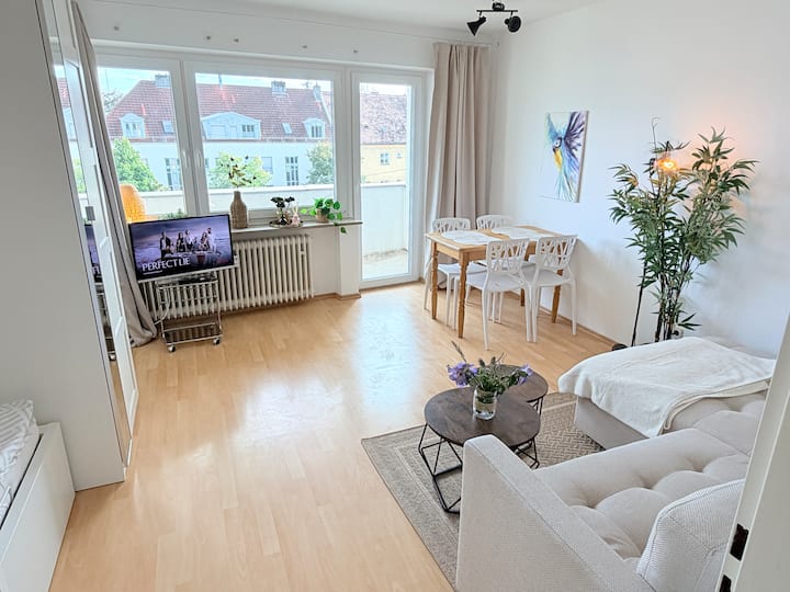 Sunny Studio, Balcony, Direct U2 To Centre - Munich