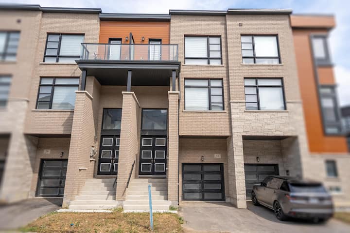3br Luxury Escape In Vaughan - Bolton