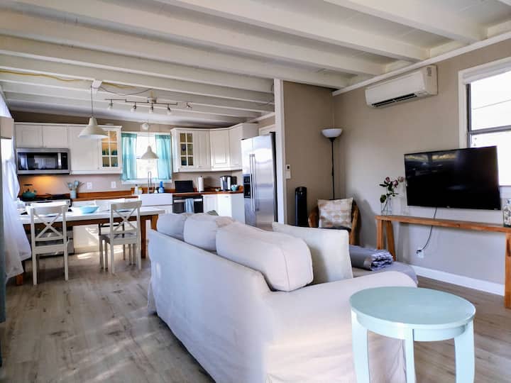 Light-filled 2 Bedroom House In Vista - Carlsbad, CA