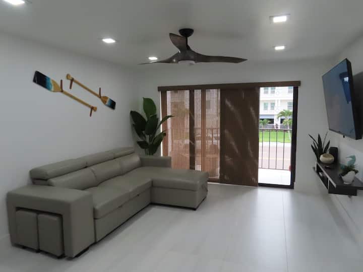 Getaway On Gulf Blvd - Madeira Beach, FL