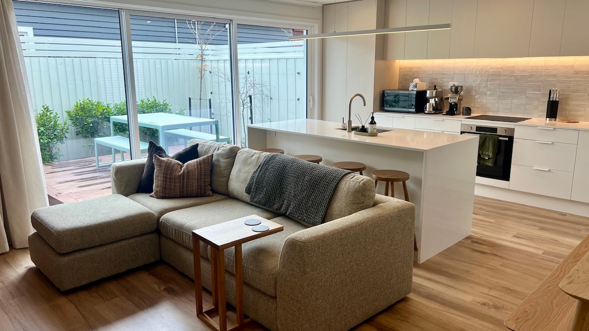 Stylish St Albans town house · quality work space - Houses for Rent in ...