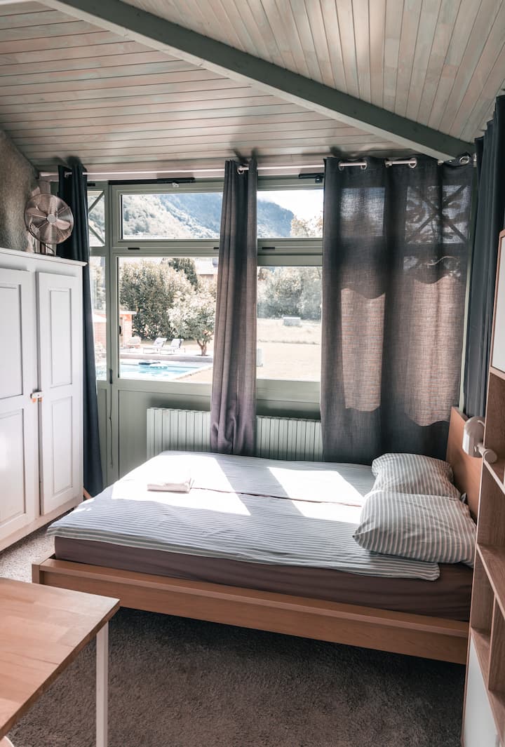 Grande Chambre Au Bord Du Lac Accès Piscine Sauna - Lac d'Annecy