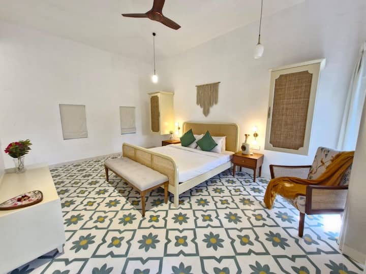 Bedroom 2 image 1