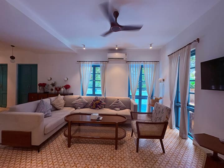 Living room image 1