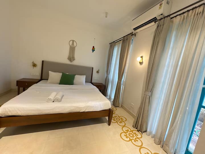 Bedroom 2 image 3