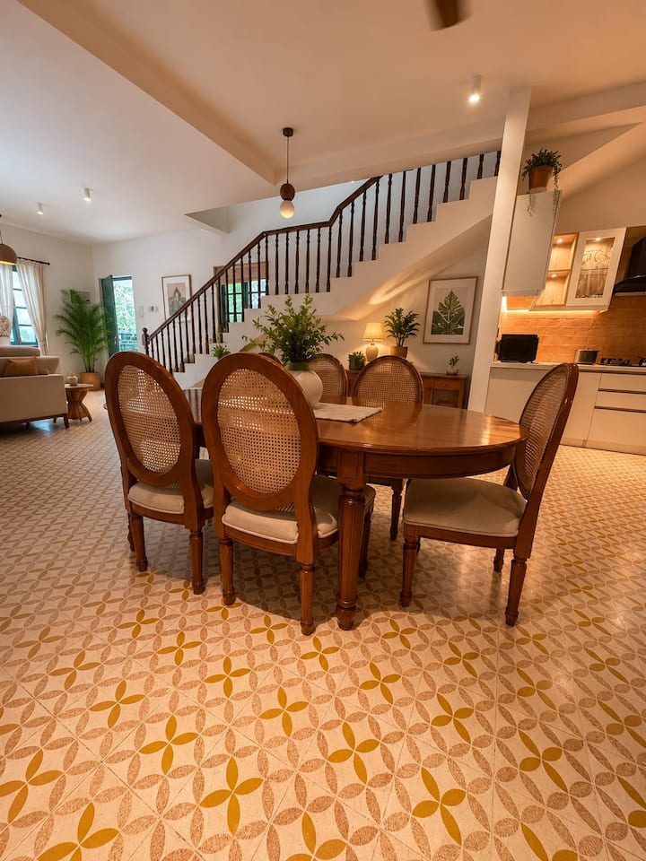 Dining area image 1