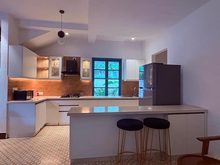 Kitchenette image 1
