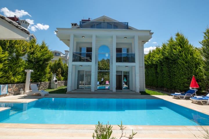 ÖLüdeniz De Merkezi Konum Müstakil Havuzlu Villa - Ölüdeniz