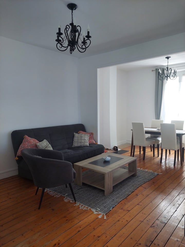 Grand Studio/ Appartement De 45 M 2 à Créteil - Créteil
