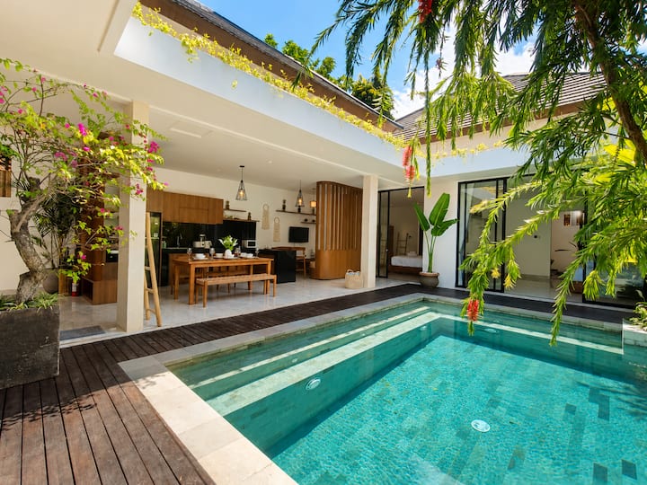 Newly Built! 3br Villa | Walk To Beach | Seminyak - 