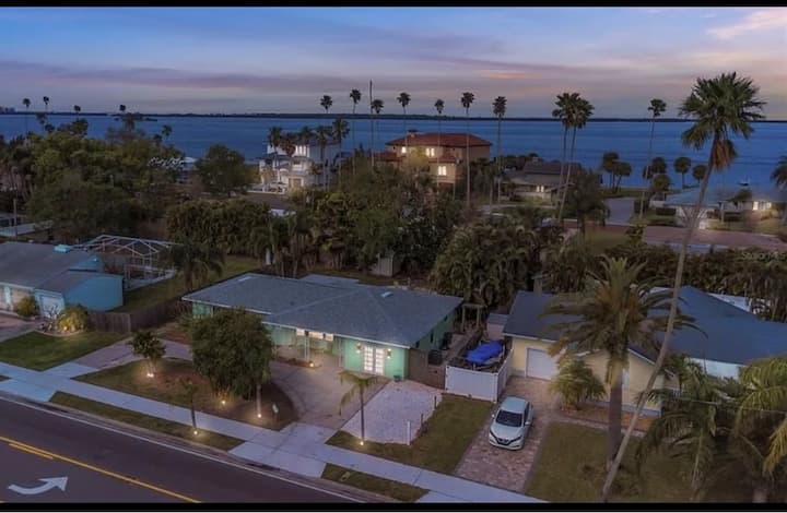 Location! Charming Costal Cottage Old Fl Vibe - Dunedin, FL