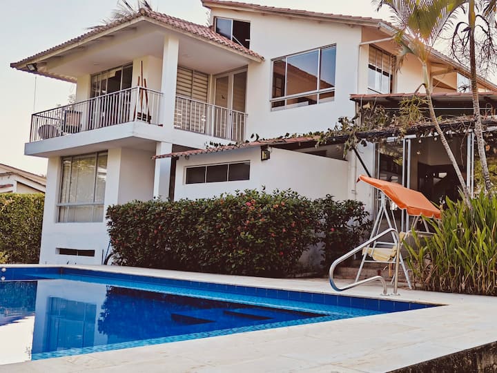 Villa Serena : Repos Et Nature á Chinauta - San Bernardo, Colombia