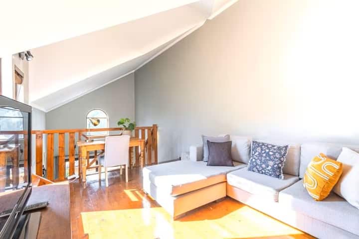 Executive 2br Paulshof Sandton | Wi-fi | Workspace - Chartwell