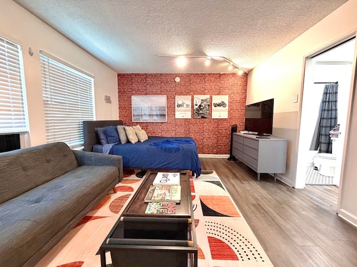 Venice Studio W/ac + Parking | Walk To Beach - Venice Beach, Los Angeles, CA