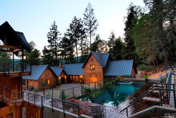 The Ridge At Mill Creek- Hot Tub, Pool & Tastings - Guerneville, CA