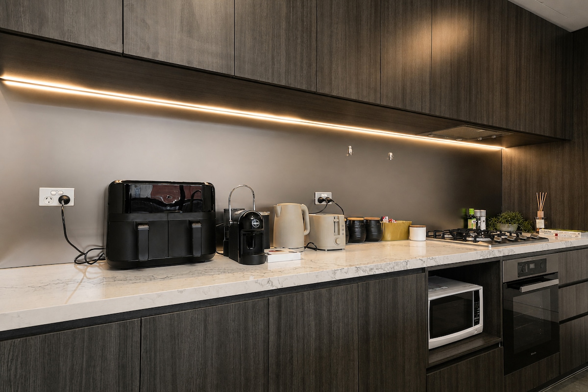 Modern Luxury Stay With Cozy Comfort