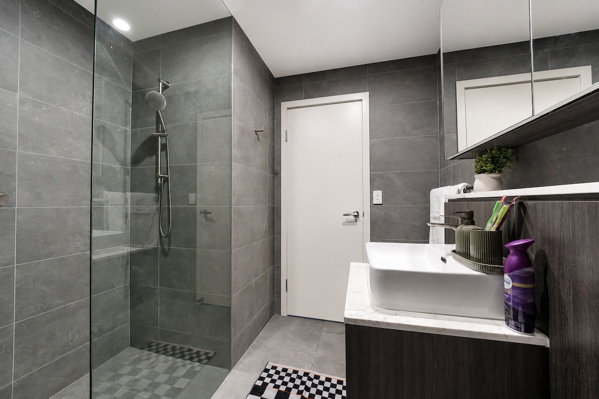 Modern Luxury Stay With Cozy Comfort