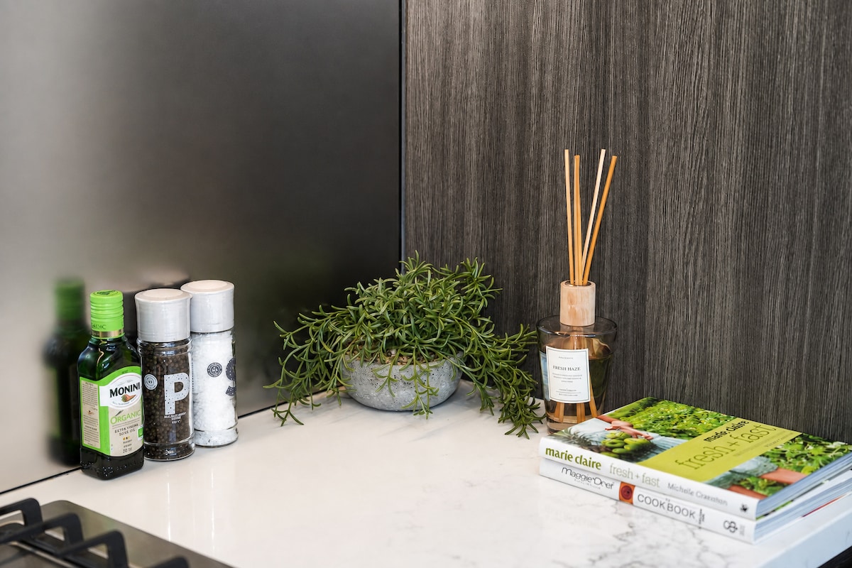 Modern Luxury Stay With Cozy Comfort