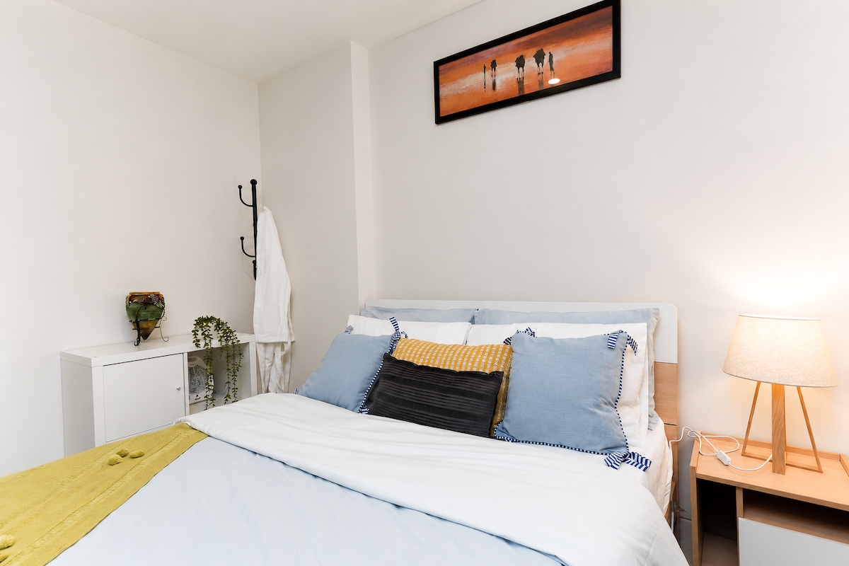 Modern Luxury Stay With Cozy Comfort
