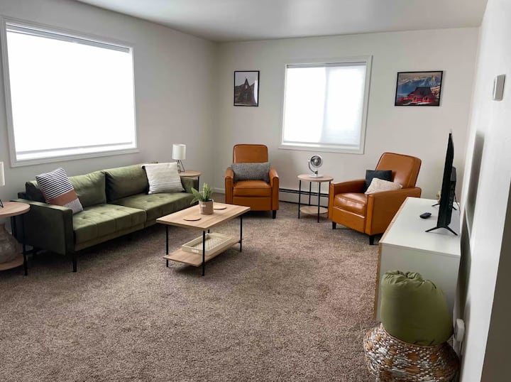 Chic Downtown Palmer 2br  Walk To Dining & Shops - Palmer, AK