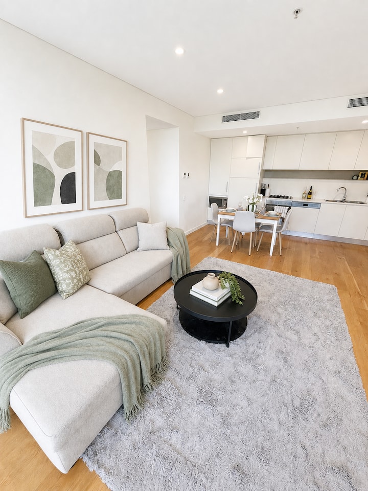 Sunny High-floor Retreat With Pool, Gym & Parking - Hornsby