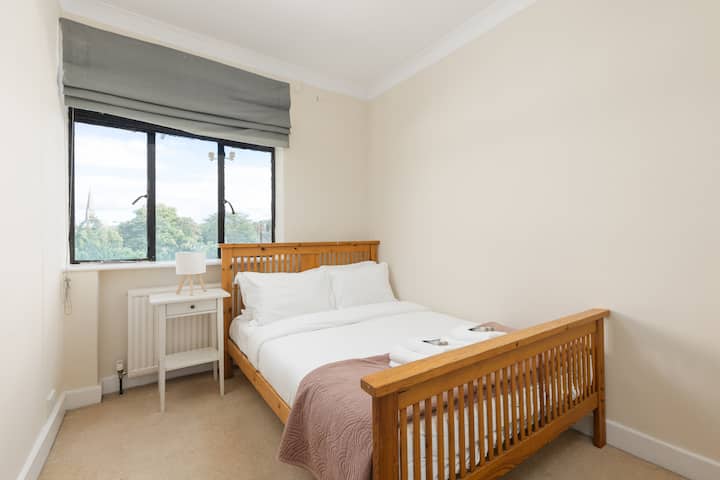 Radiant 2br By The Thames & Hampton Court - Surbiton