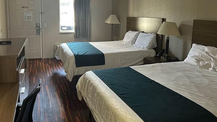 2 Efficient Rooms For Family |Free On-site Parking - Chattanooga, TN
