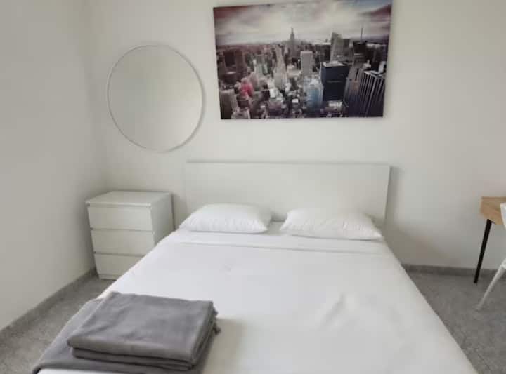 Habitación Privada Con Ac Cerca De Sagrada Familia - Barcelona