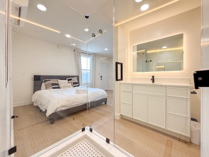 Monthly Studio For 2 | King Bed | 2.9 Mi To Sofi - Los Angeles, CA